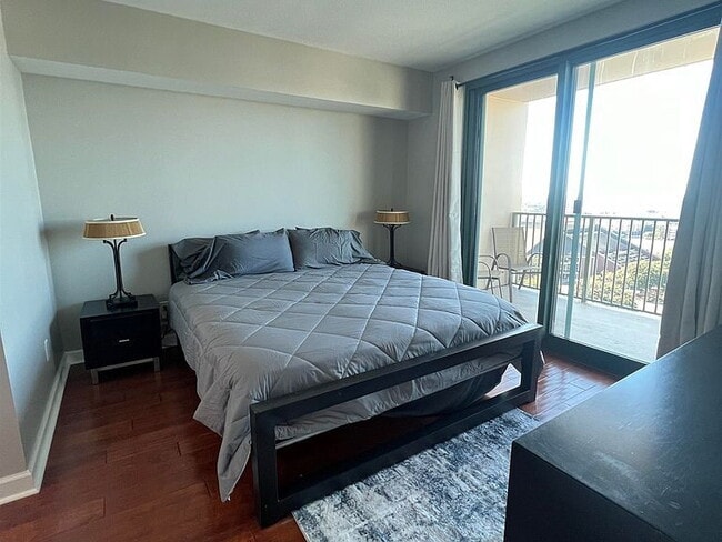 Building Photo - "Chic 1-Bedroom Retreat in Downtown Tallahassee – Perfectly Appointed at 703 Sq Ft!"