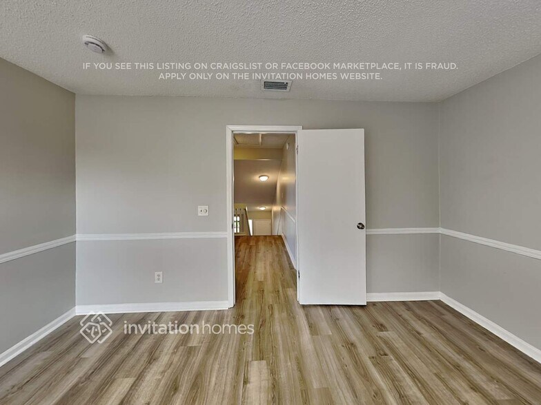 Building Photo - 10828 Losco Jct Dr