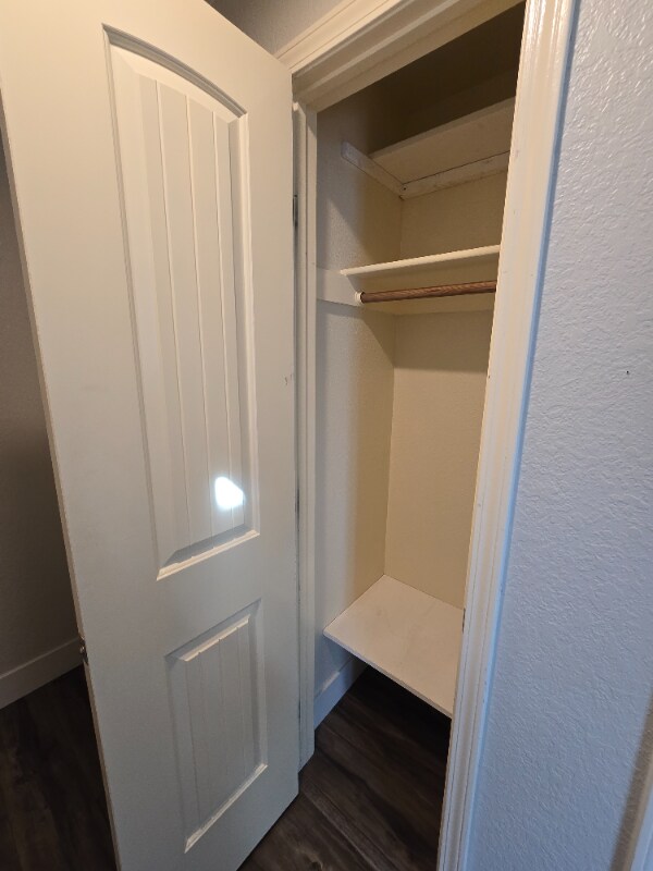 Building Photo - 2516 S Sumac Ln