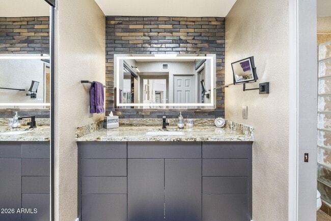 Building Photo - 8782 E Mustang Trail