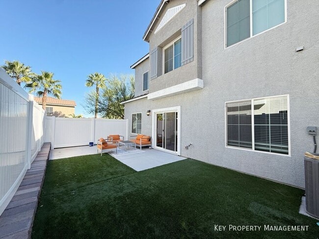 Building Photo - 525 Mossy Cup St