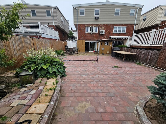 Building Photo - 2518 Tiemann Ave