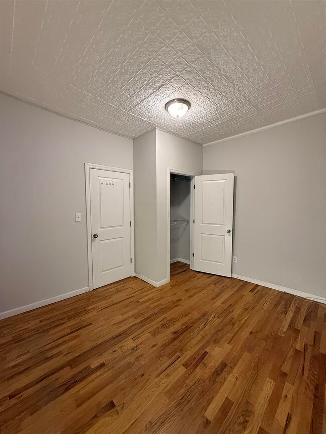 Building Photo - 614 GRAND St