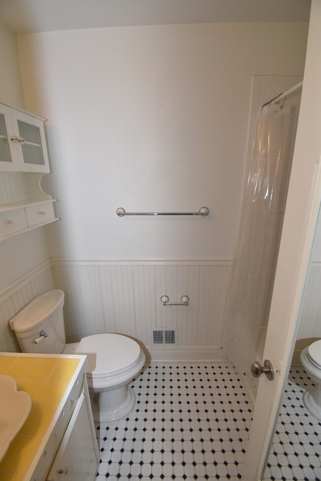 Building Photo - Bashford Lane Cluster