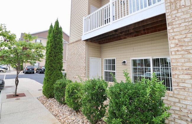 Building Photo - 302 Capstone Dr