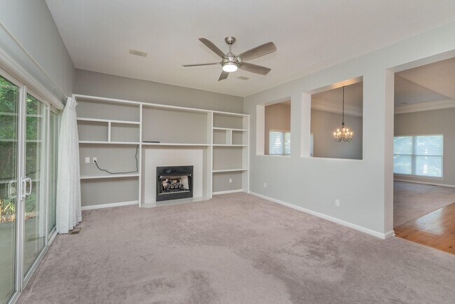 Building Photo - 3169 Glenview Dr