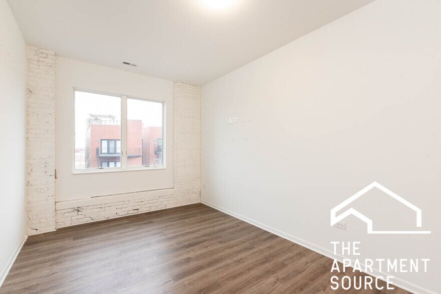 Building Photo - 2550 S Wabash Ave