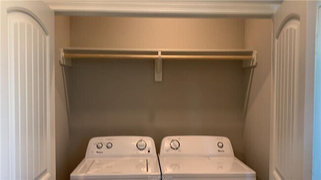 Building Photo - 1451 Associates Ave