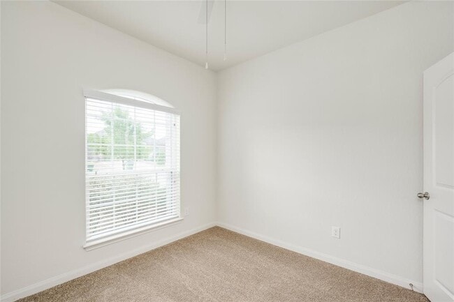 Building Photo - 13720 Nelson Houser St