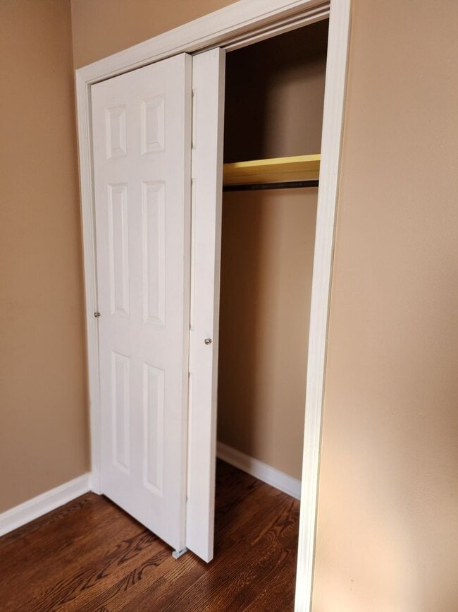 Building Photo - Beautiful 3 Bedroom 2 Bathroom Home