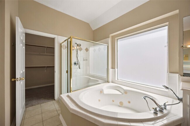 Building Photo - 14715 Golden Bough Ln