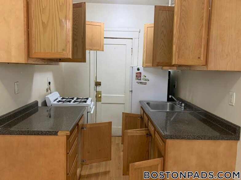 Building Photo - 1171 Boylston St