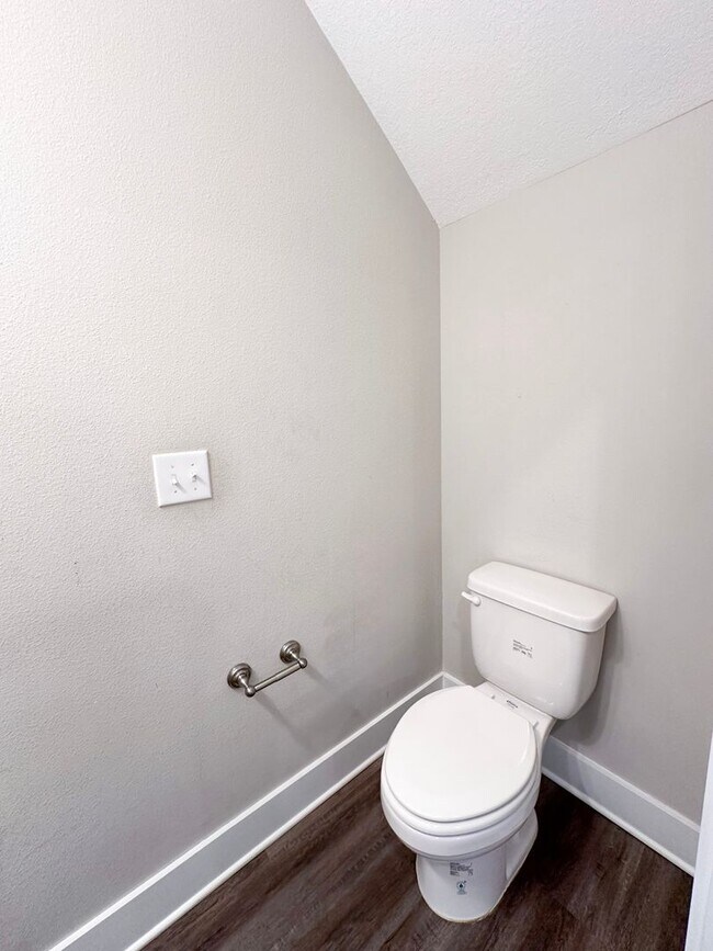 Building Photo - Centrally located townhome in The Verandas