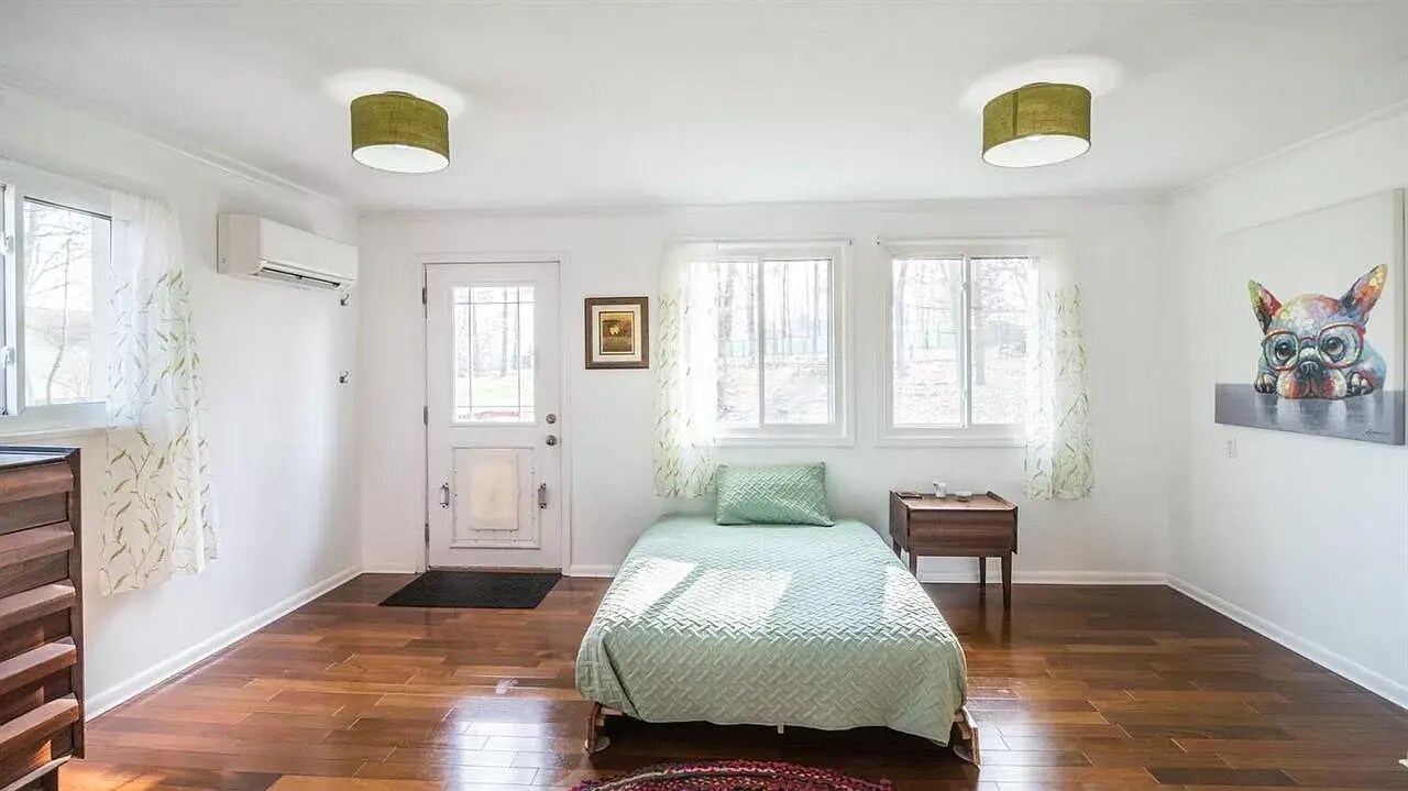 Bedroom - 5010 Bolla Rd