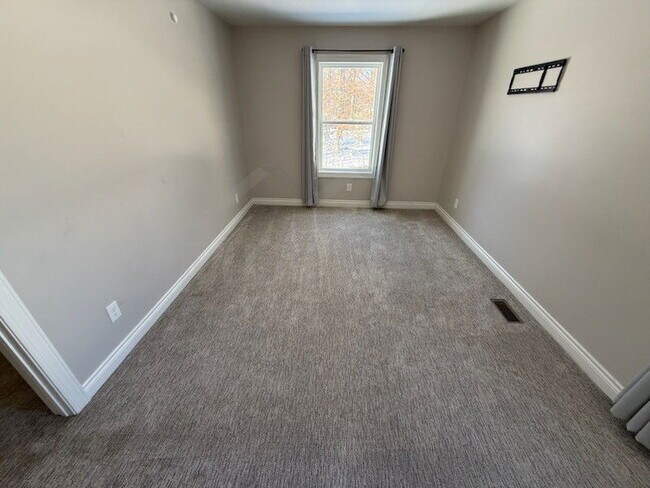 Building Photo - 16135 Henry Ruff Rd