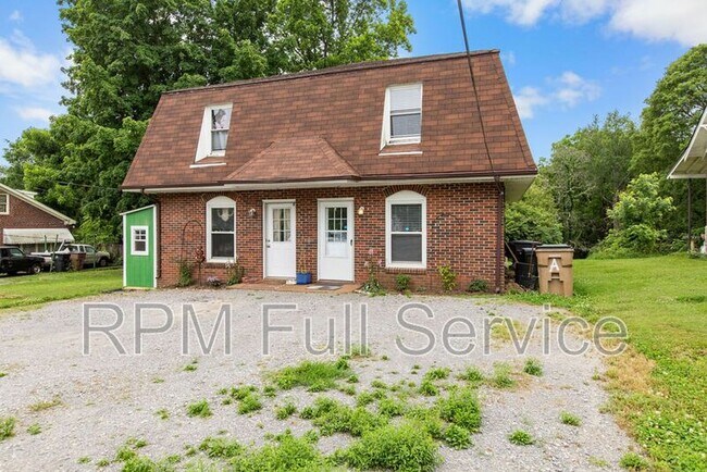Building Photo - 1112 McAlpine Avenue