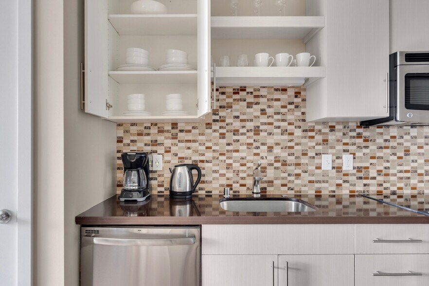 Building Photo - 101 Taylor Ave N