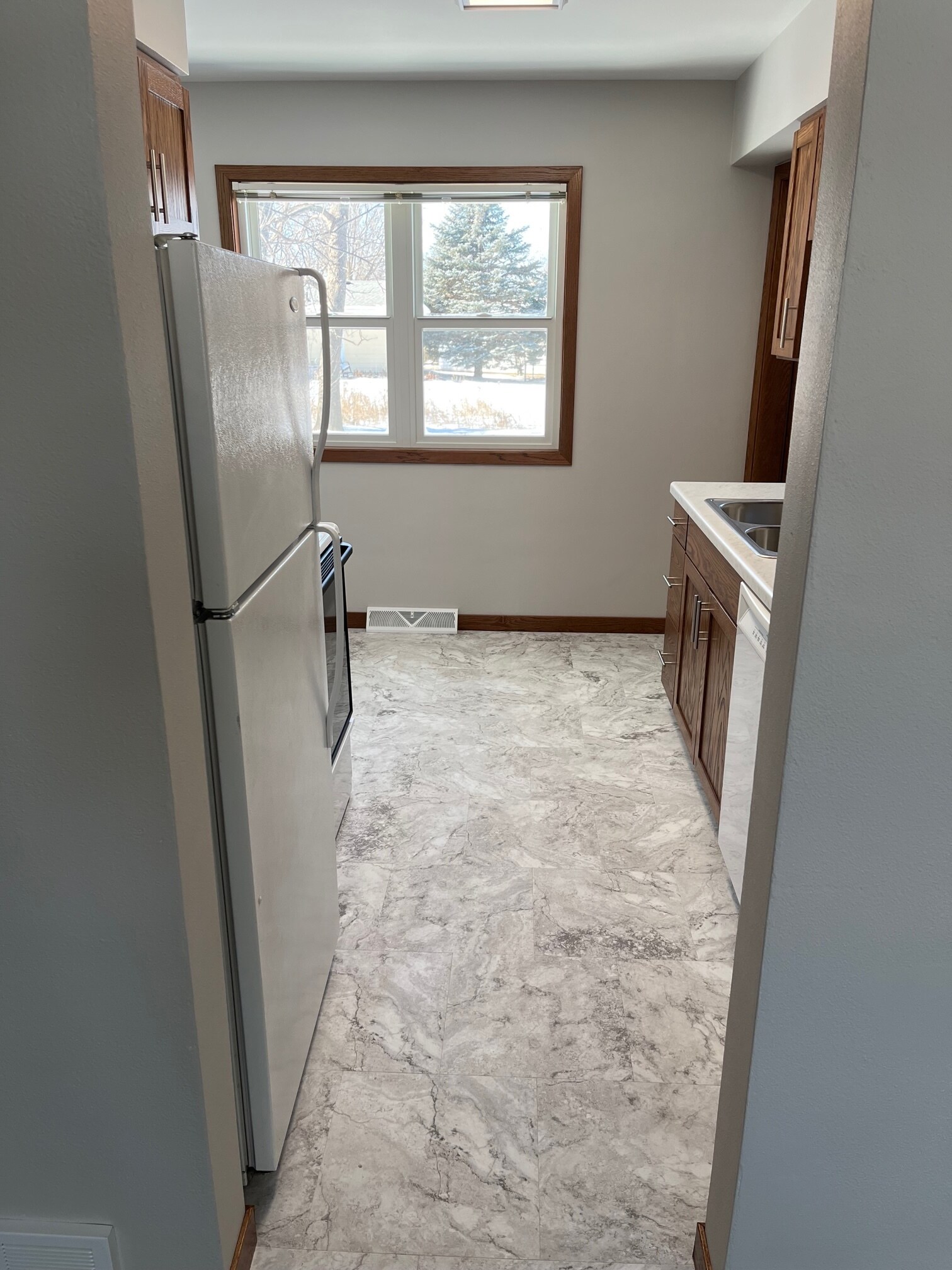 Building Photo - 1043 6th Ave