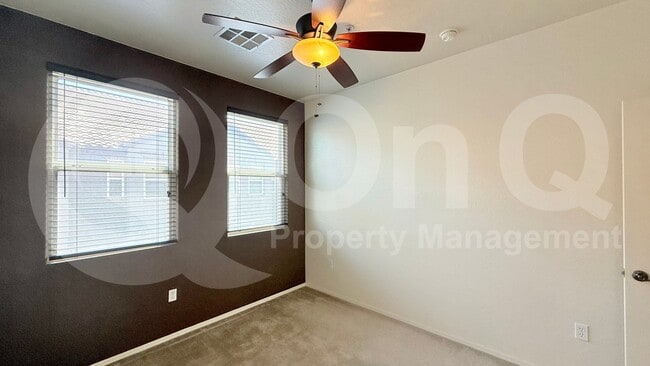 Building Photo - 2222 E Huntington Dr