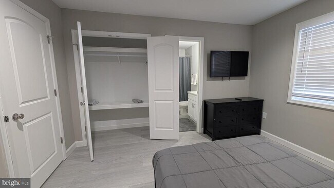 Building Photo - 2253 Papermill Rd