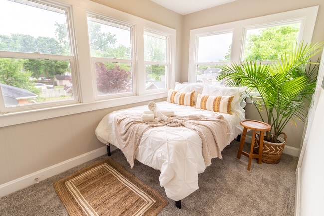 Building Photo - 1125 Wilson Ave