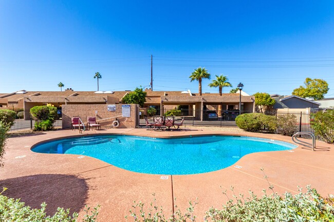 Building Photo - Discover Your Oasis in Scottsdale