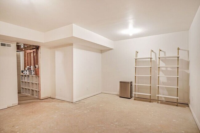 Building Photo - 2408 Ruffin Dr