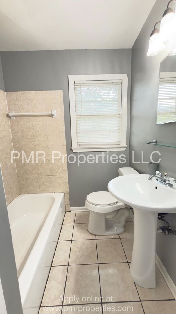 Building Photo - 2311 NW Denver Ave