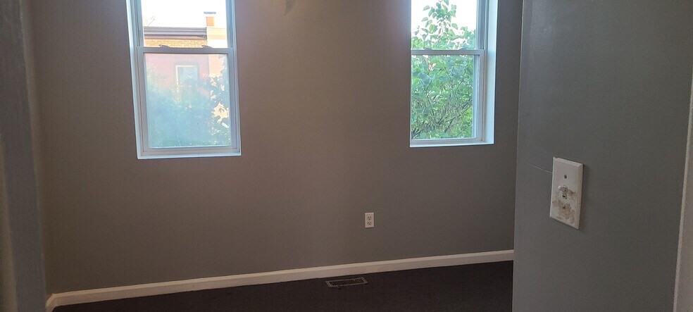 Building Photo - 3416 Mount Pleasant Ave