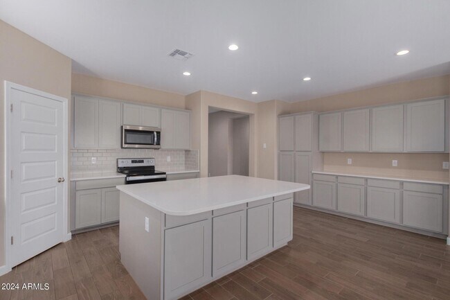 Building Photo - 36640 N Asturian Vly Wy