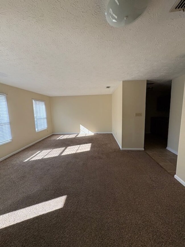 Building Photo - 3820 John Marshall Rd