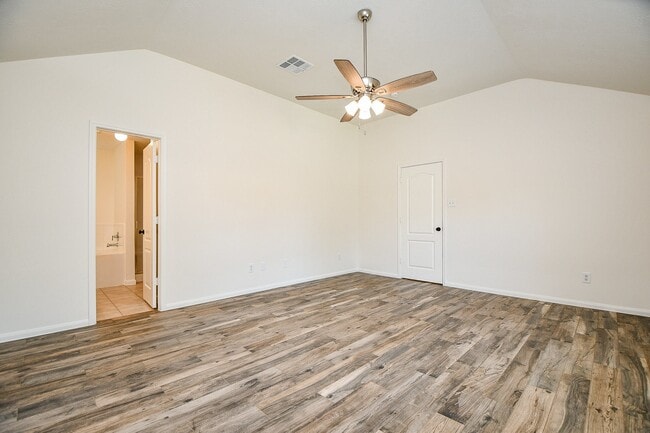 Building Photo - 835 Victoria Lakes Dr