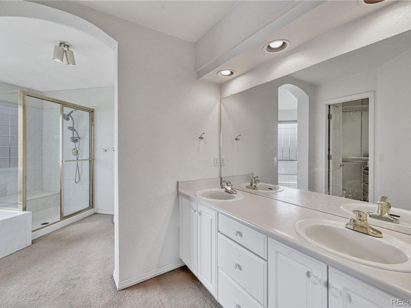 Building Photo - 9215 Ashburn Ct