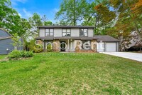 Building Photo - RENOVATED 4BED/3BATH! *1st month's rent Fr...