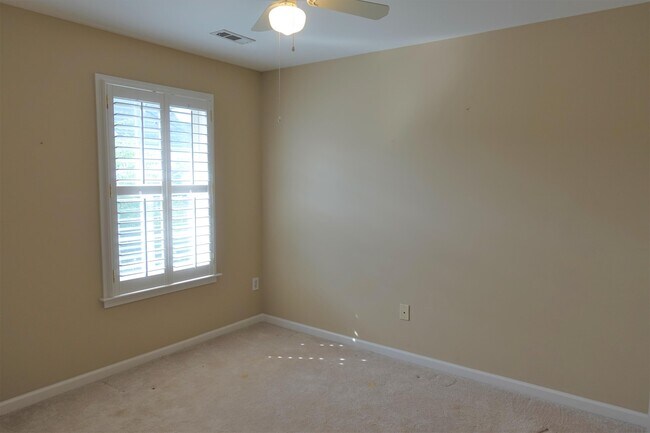 Building Photo - 30 Cedar Rock Dr