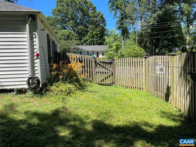 Building Photo - 1618 Mason Ln