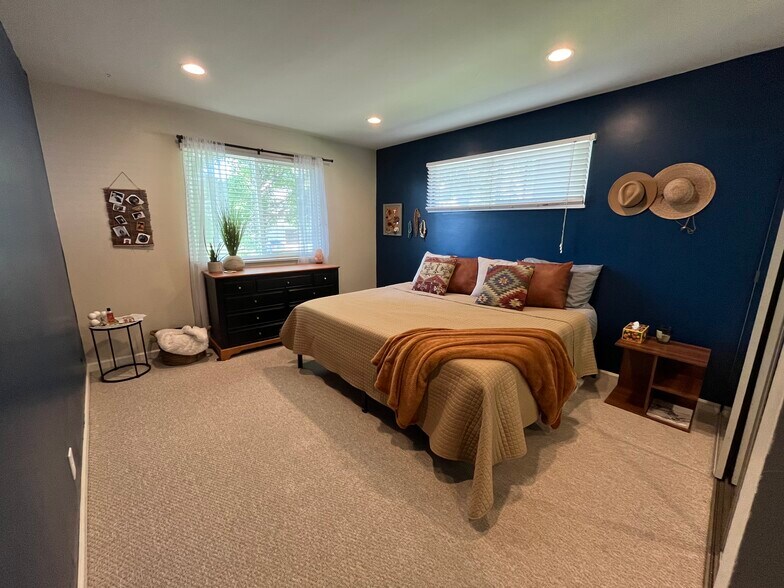 Building Photo - 9788 Orangewood Dr