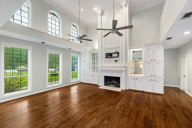 Building Photo - 106 River Oaks Dr