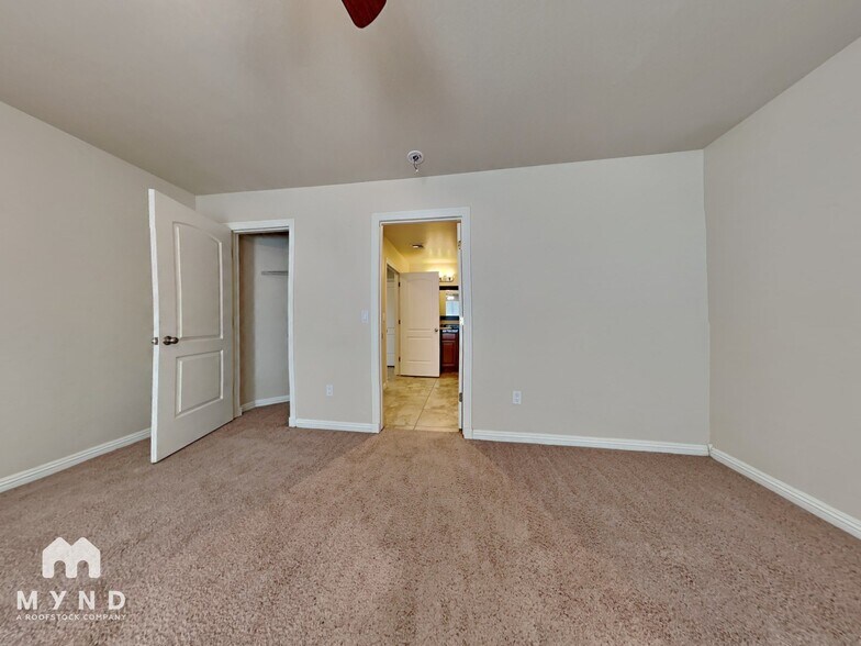 Building Photo - 14202 N Bolivar Dr