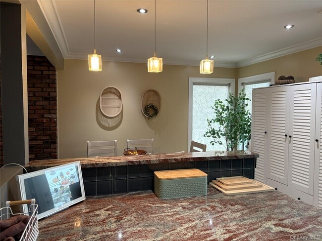 Building Photo - 3610 Ionia St