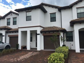 Building Photo - BEAUTIFUL CHAMPIONSGATE HOME WITH LAKE VIEW