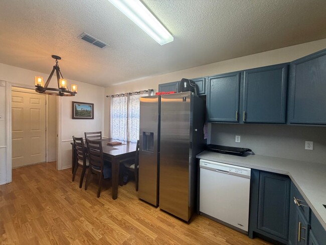 Building Photo - 3BED/2BATH/1 CAR GARAGE: AVAILABLE JUNE 15TH IN LISD!!