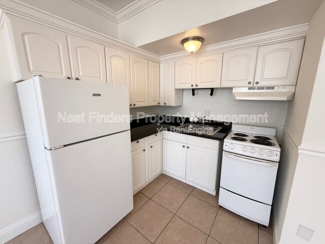 Building Photo - 311 Ashley St W