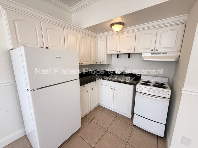 Building Photo - 311 E Ashley St