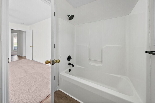 Building Photo - 409 Sandburg Dr