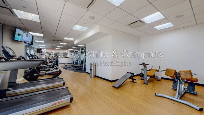 Building Photo - 127 Greyrock Pl