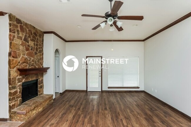 Building Photo - 3 Bedroom Pet-Friendly Home in ALVARADO, TX with Main Street Renewal
