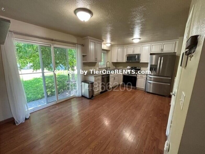 Building Photo - This property offers a NO DEPOSIT option available for qualified renters!
