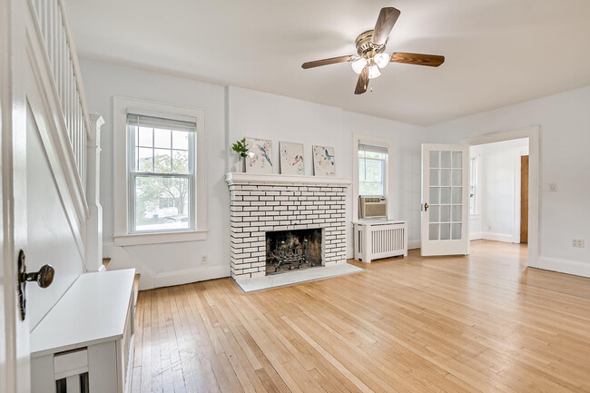 Building Photo - 364 Brightwood Ave