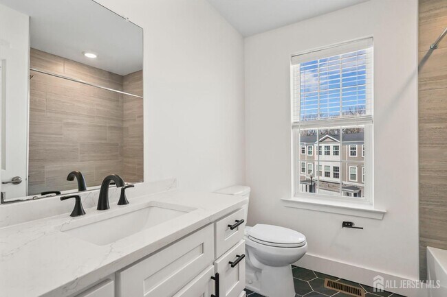 Building Photo - 1901 Swales Ct